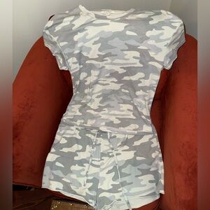 Z Supply Blue and White Camouflage Lounge Set